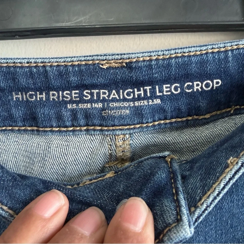 Chico’s High Rise Straight Leg Crop Jeans Size 2.5R US 14R Distressed Raw Hem - Picture 5 of 5